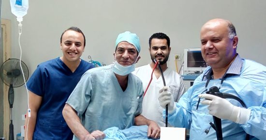 فريق طبى بالمنصورة التخصصى يستخرج فرشاة أسنان بطول 18 سم من معدة فتاة