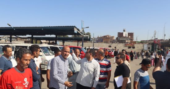 انتظام الخدمة بمواقف سيارات بنى سويف وجولات للسكرتير المساعد ورؤساء المدن.. صور