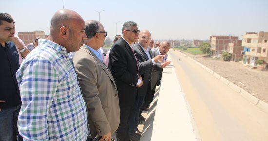 محافظ الجيزة يتفقد عددا من محاور الحركة المرورية الجديدة