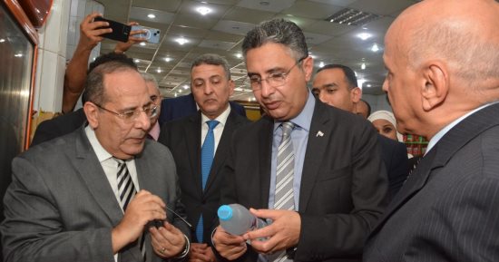 وزير التموين: توفير جميع السلع الغدائية بمنافذ المجمعات الاستهلاكية