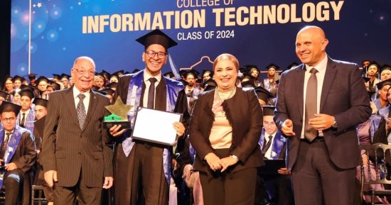 جامعة مصر للعلوم والتكنولوجيا تحتفل بتخرج دفعة جديدة من كلية "تكنولوجيا المعلومات".. صور