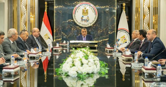 وزير الإنتاج الحربى يبحث مع حزب حماة الوطن أوجه التعاون المشترك