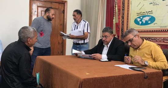 سكرتير مساعد الفيوم يبحث شكاوى 18 مواطنا بمركز إطسا