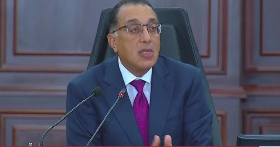رئيس الحكومة: الدولة تتحمل 450 مليون جنيه دعما يوميا للمواد البترولية