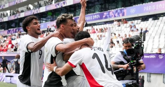 منتخب مصر الأولمبي يصنع التاريخ في باريس ويتأهل لربع النهائى.. أحفاد الفراعنة يفوزون على إسبانيا للمرة الأولى.. الصدارة تعزز فرص حصد الميدالية بعد تجنب اليابان في دور الـ16.. ميكالي يرفع تطلعات المصريين (صور)