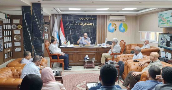 مياه سوهاج تناقش موقف مشروعات حياة كريمة فى قرى المحافظة