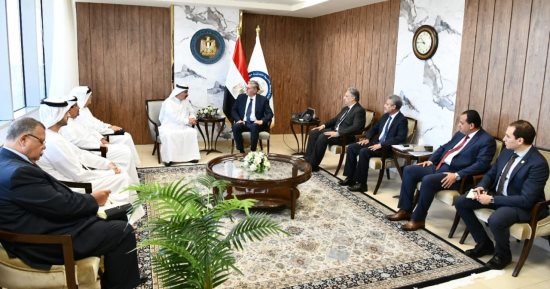 وزير البترول يعقد لقاءات مع شركاء الاستثمار في إنتاج البترول والغاز