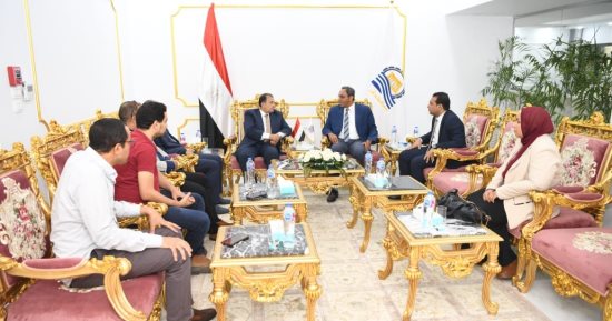 محافظ قنا ورئيس جامعة جنوب الوادى يبحثان أوجه التعاون بين مستشفيات الجامعة والصحة