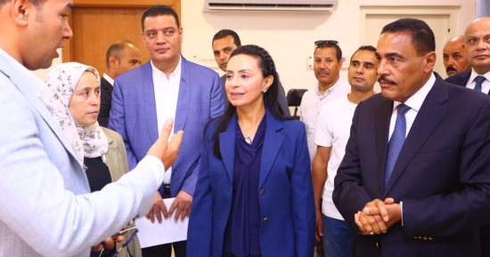 وزيرة التضامن ومحافظ مطروح يتفقدان مجمع تحيا مصر للخدمات الحكومية بالعلمين