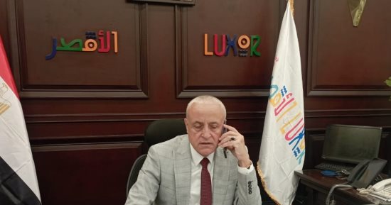 محافظ الأقصر يهنئ بنت إسنا لحصولها على المركز العاشر بالجمهورية بالثانوية الأزهرية  