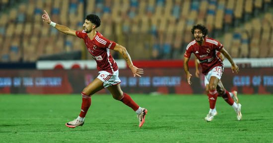 الشوط الأول.. الأهلي يتقدم على البنك بهدف وسام أبو على فى الدوري