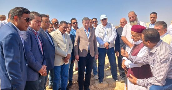 وزير الزراعة يكلف بتعيين 14 مهندسا وطبيبا بيطريا بمطروح