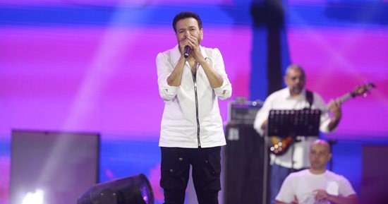 خالد عجاج يغنى لأم كلثوم وسعاد محمد فى حفل مهرجان العلمين الجديدة