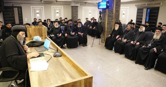 مجمع كهنة أبو قرقاص للأقباط الأرثوذكس يعقدون اجتماعهم الدورى بدير مارمينا العجائبى 