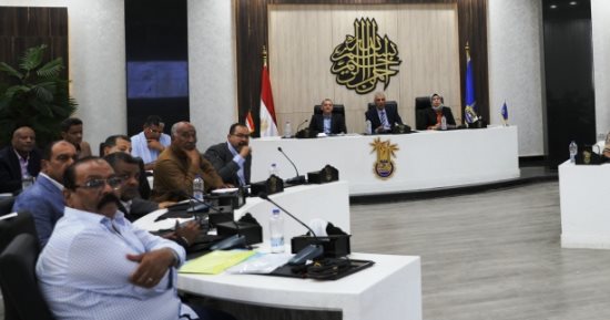محافظ أسوان: مكافأة لأفضل 3 مراكز تتعامل مع منظومة المتغيرات المكانية