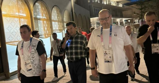وزير الرياضة يزور اللاعبين بالقرية الأولمبية لتشجيعهم لإنهاء الأولمبياد بشكل لائق