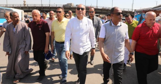 محافظ القاهرة يتجول بأحياء مصر الجديدة والخليفة لتفقد الخدمات المقدمة للمواطنين