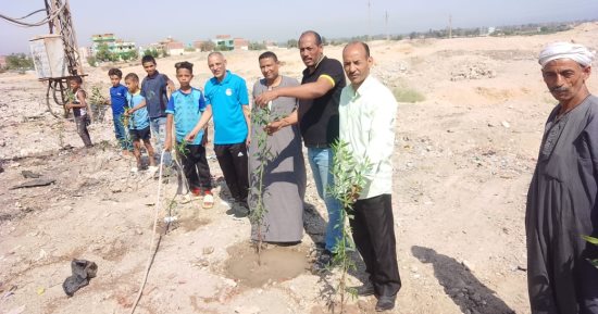 محافظ أسيوط يشدد على استمرار زراعة وتقليم الأشجار بالبدارى لإضفاء المظهر الجمالى