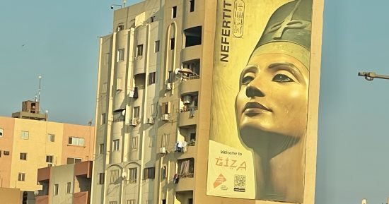ملوك الفراعنة على الدائرى.. صور ترصد آخر أعمال مشروع الهوية البصرية بالجيزة