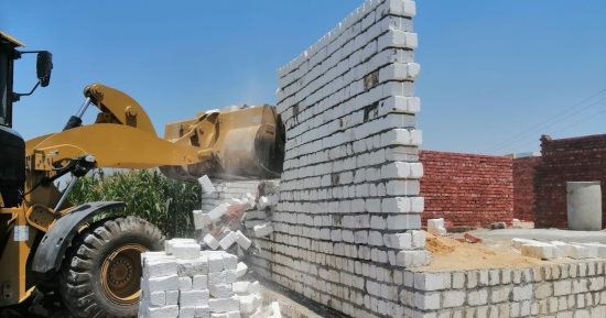 إزالة 71 حالة تعديات على الأراضى واستعادة 440 فدانا فى المنيا