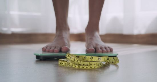 4 أسباب لزيادة الوزن ليس لها علاقة بالأكل.. مش هتصدقى هى إيه