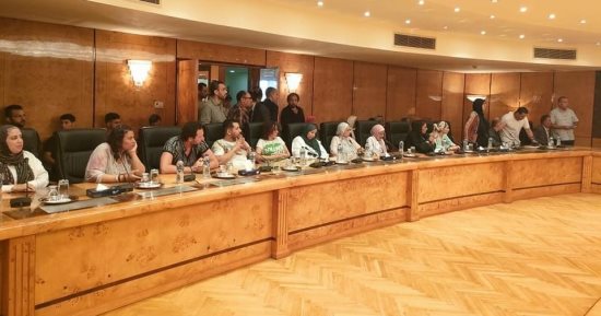 محافظ شمال سيناء يلتقي بالفوج الأول من "رحلات اعرف بلدك" بمناسبة اليوم العالمى للشباب