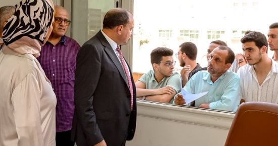 رئيس جامعة بنى سويف الأهلية يتابع مراحل تقديم الطلاب للعام الدراسى الجديد