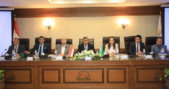 محافظ الجيزة يكلف بالتعامل الفورى مع القرارات الصادرة للعقارات الآيلة للسقوط