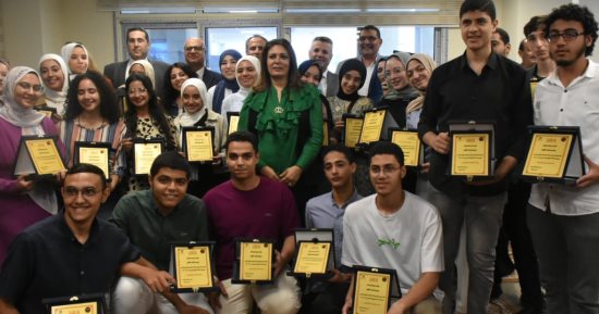 رئيس جامعة مدينة السادات تكرم أوائل الثانوية العامة