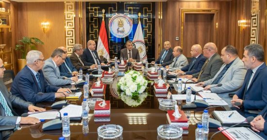 وزير الإنتاج الحربى يتابع خطط التطوير لشركة حلوان للمسبوكات