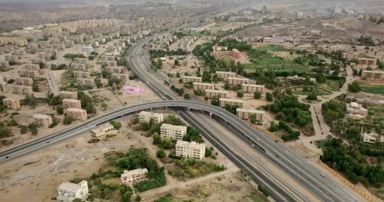 كوبرى مزلقان السيل بأسوان ينهى الأزمة المرورية بالمنطقة.. فيديو