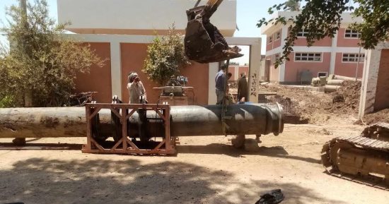 مدينة الزينية توصل خطوط محطة الرفع الرئيسية لاستكمال مشروعات الصرف 