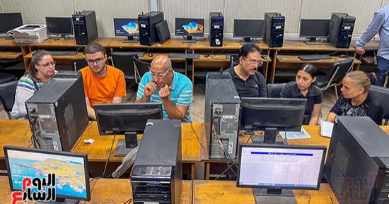 معامل الحاسب الآلى بجامعة عين شمس تفتح أبوابها لاستقبال طلاب المرحلة الثانية