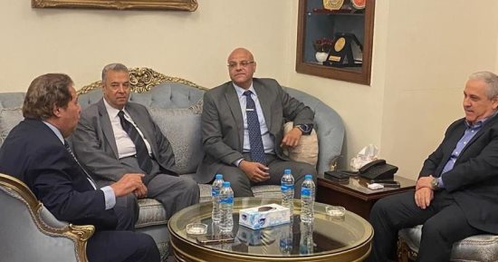 رئيس "الوطنية للصحافة" ومحافظ القليوبية يناقشان أوجه التعاون المشترك