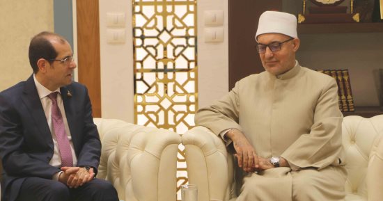 المفتى يستقبل رئيس لجنة الشئون الدينية بمجلس الشيوخ لتهنئته بالمنصب