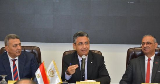 وزير التموين: تحويل الدعم العيني إلى نقدي ما زال تحت الدراسة.. شريف فاروق: تدقيق بيانات البطاقات مستمر للحفاظ على دعم الأسر الأولى بالرعاية.. حملات موسعة لضبط الأسواق.. وانطلاق معارض أهلا مدارس 2024 أول سبتمبر