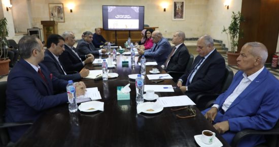 محافظ القاهرة يبحث تطوير منطقة وسط البلد وتحويلها لمقصد سياحى وثقافى عالمى