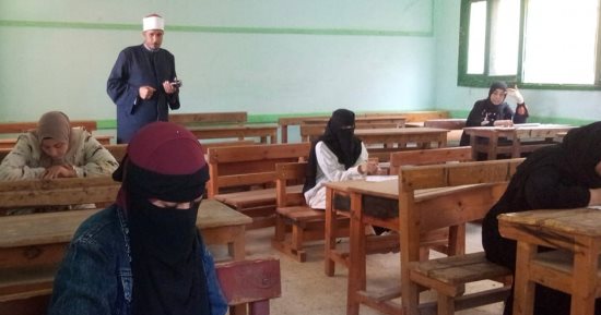 قطاع المعاهد الأزهرية يفتح باب التقدم لكنترول الثانوية.. يشترط عدم وجود صلة قرابة بأحد طلاب الشهادة حتى الدرجة الرابعة.. وألا يبلغ المتقدم سن التقاعد أو يكون محالا للمحاكمة التأديبية أو الجنائية