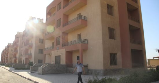 "حياة كريمة" فى مركز الصف.. وحدة صحية ومركز تكنولوجى ومجمع للخدمات الزراعية والبيطرية بقرية الودى.. ومجمع سكنى متكامل بالديسمى.. وسوق نموذجى جديد لتوفير بديل حضارى للمواطنين والبائعين.. صور