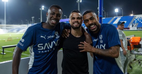 ديلجادو يودع لاعبى الهلال بعد الرحيل رسميا عن صفوف الفريق.. صور