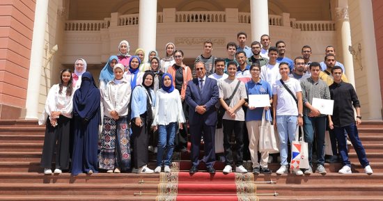 13 من أوائل الثانوية العامة يتقدمون للالتحاق بالجامعة البريطانية