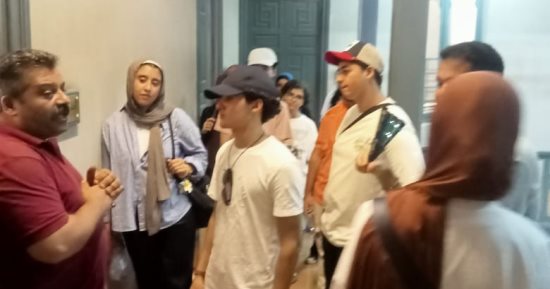 اقتراب ذكرى رحيل نجيب محفوظ الـ 18.. طلاب فى زيارة متحف صاحب نوبل