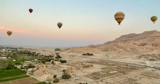 الأقصر تشهد تحليق 2000 سائح على متن 75 رحلة بالون طائر بالبر الغربى
