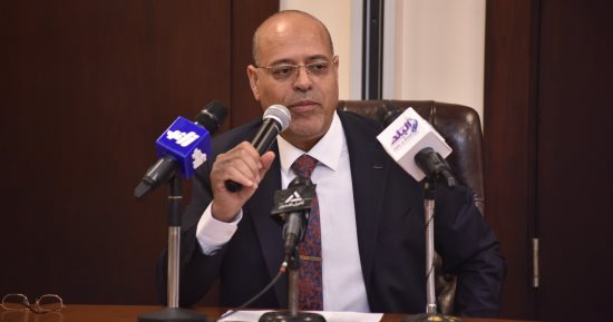 وزير العمل: البطالة تتراجع بسبب المشروعات العملاقة فى عهد الرئيس السيسى.. محمد جبران: مستمرون فى دعم العمالة غير المنتظمة وعمال التراحيل وتطوير منظومة التدريب.. ونتطلع إلى سرعة إصدار قانون العمل