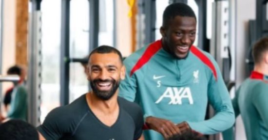 كوناتى مدافع ليفربول: محمد صلاح مصدر إلهام لنا وأتمنى أن أكون مثله