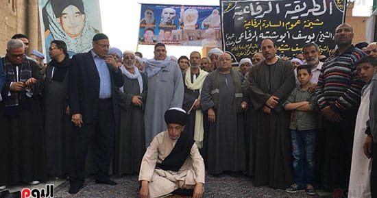 الطريقة الرفاعية تحذر أتباعها بالفصل حال استخدام آلات حادة أو ثعابين بالاحتفالات