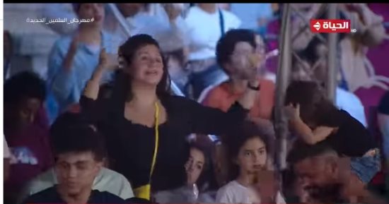 "بحبك فيها كل شىء يتقال" جمهور مهرجان القلعة يغنى مع النجم لؤى.. فيديو