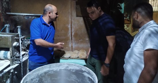 تحرير 33 محضرا نقص أوزان وإنتاج خبزا بمواصفات سيئة خلال حملة تموينية بالغربية