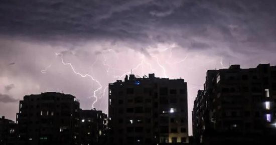 الجزائر تحذر مواطنيها: موجة حر وأمطار رعدية على عدد من الولايات