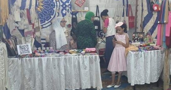 معرض "احنا معاك" للحرف اليدوية برأس البر فرصة تسويقية لفنانين الهاند ميد